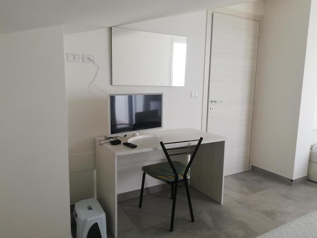 Attico Fronte Mare Apartment Martinsicuro Bagian luar foto