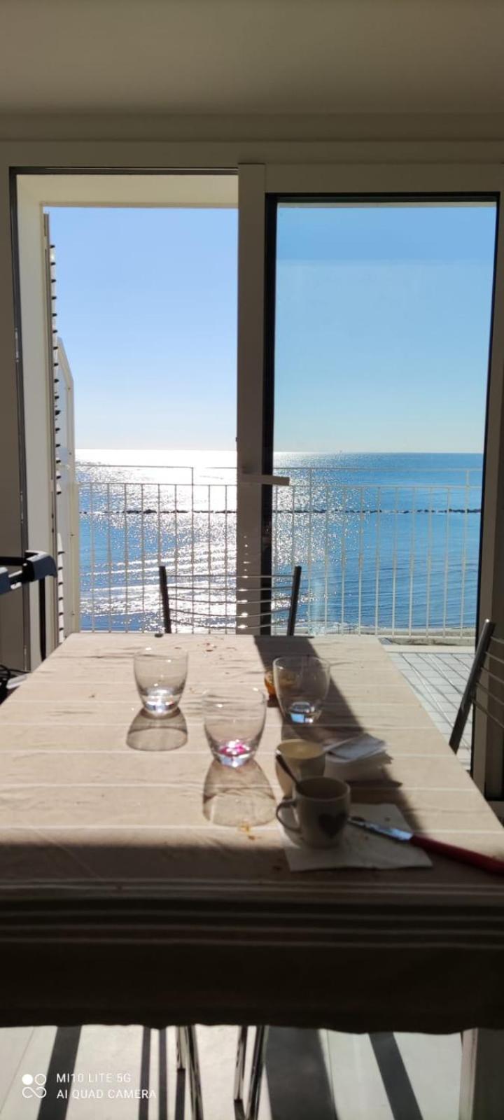 Attico Fronte Mare Apartment Martinsicuro Bagian luar foto